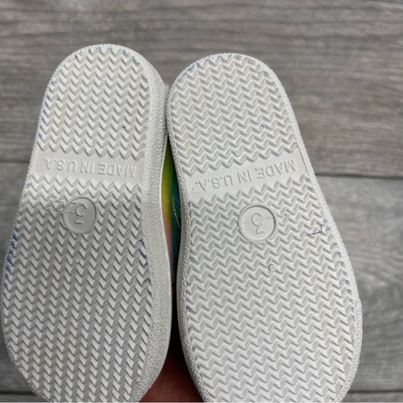 Vintage hand painted shoes size 3 (6-9 months) - Picture 6 of 8